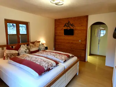 Fewo Bergblick / Schlafzimmer mit TV