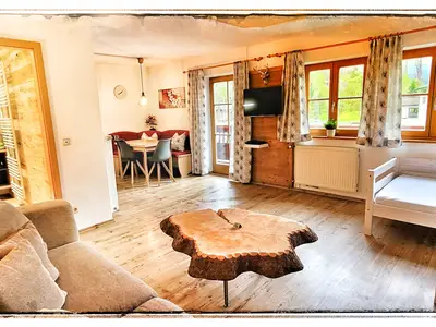 Fewo Bergblick / Wohnraum mit sep. Bett u. Schlafcouch