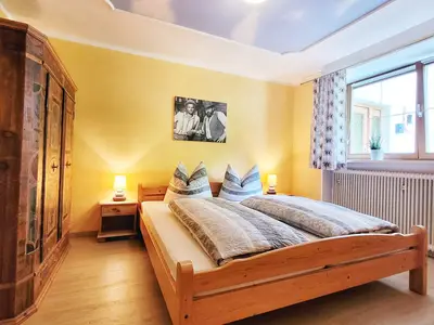 Schlafzimmer 2