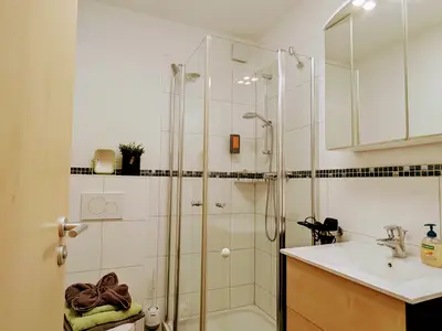 Fewo Almrausch/ Badezimmer Dusche und WC, Fön, Hygieneartikel