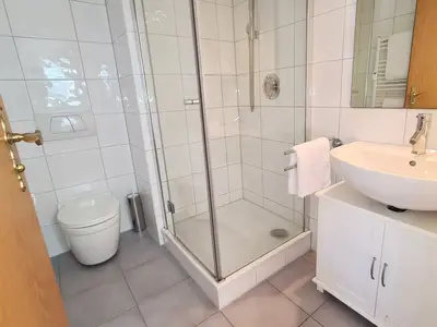 Bad mit Dusche WC App. Sieger-Brandner