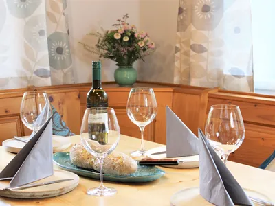 Wohnzimmer mit Essbereich Fewo Rosi