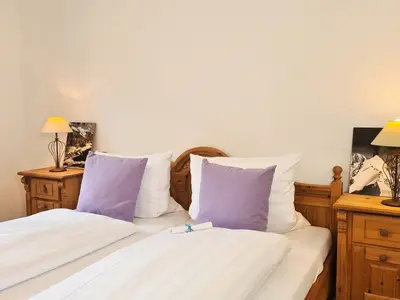 Schlafzimmer mit Doppelbett Fewo Rosi