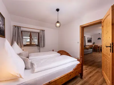Schlafzimmer mit Doppelbett Fewo Scheffmannlehen 3