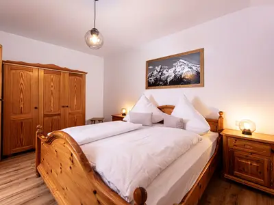 Schlafzimmer mit Doppelbett Fewo Scheffmannlehen 3