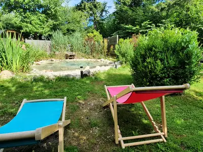 Gartenteich Liegebereich