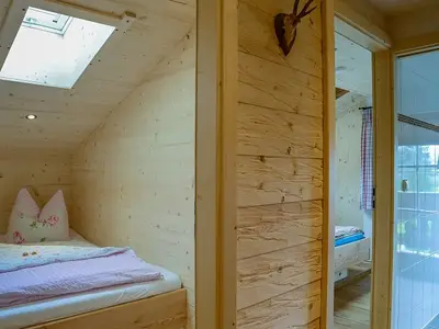 Schalfzimmer 2 mit Bett     1,20 x 2,00 m