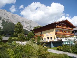 22359751-Ferienwohnung-3-Ramsau am Dachstein-300x225-1