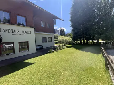 Garten/Parkplatz