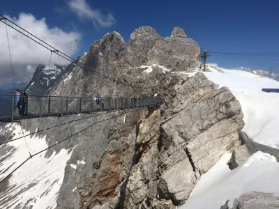 dachsteingletscher mit Hängebrücke