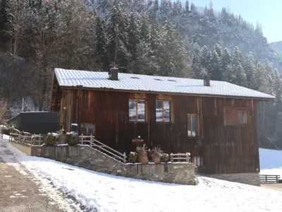 Außenseite Ferienhaus [Winter]