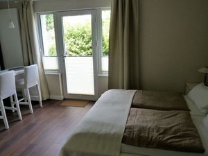 23970014-Ferienwohnung-2-Randersacker-300x225-4