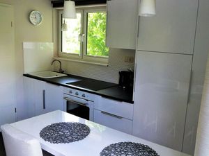 23970014-Ferienwohnung-2-Randersacker-300x225-5