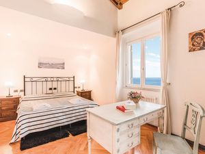 23723015-Ferienwohnung-6-Rapallo-300x225-2