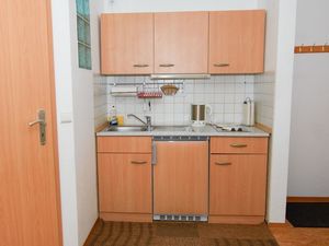 23888101-Ferienwohnung-2-Rappin-300x225-4