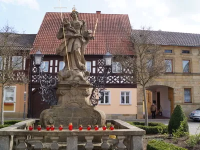 Ortsmitte Rattelsdorf Marienbild