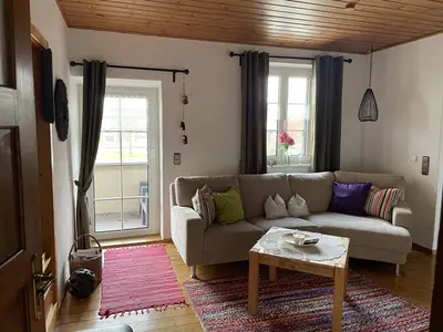 Wohnzimmer mit Blick auf dem Balkon