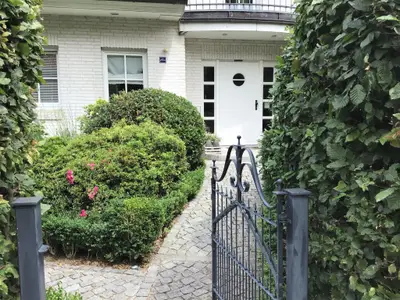 Eingang zum Haus vorn