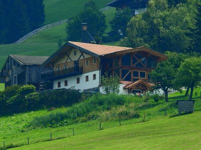 Langrieshof Außenansicht im Sommer hinten