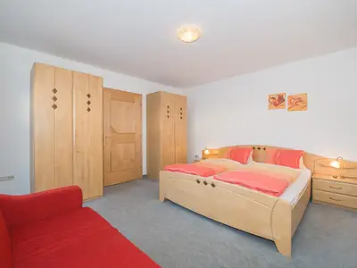 Schlafzimmer 2