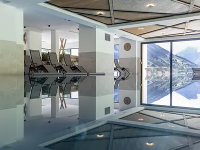 PoolOfHouse
