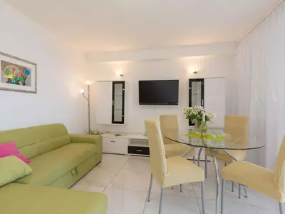 Ferienwohnung für 2 Personen (45 m²) in Ravni 1/10