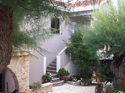 Ferienwohnung für 4 Personen (45 m²) in Ražanac 1/10