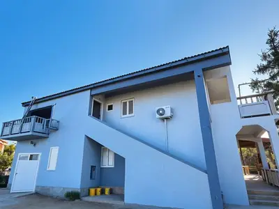 Ferienwohnung für 13 Personen in Ražanac 2/10