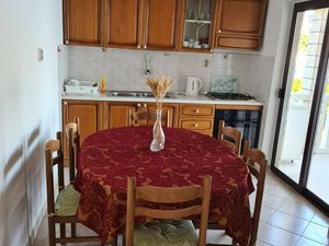 23942078-Ferienwohnung-6-Račišće-300x225-0