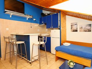 23927727-Ferienwohnung-4-Račišće-300x225-3