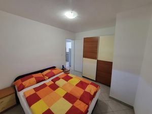 23698682-Ferienwohnung-4-Ražanac-300x225-3