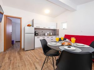 23731747-Ferienwohnung-4-Ražanac-300x225-1