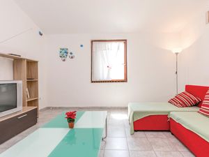 23740277-Ferienwohnung-5-Ražanac-300x225-5