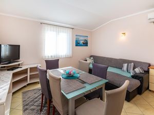 23749929-Ferienwohnung-4-Ražanac-300x225-3