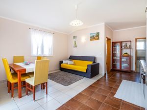 23749982-Ferienwohnung-4-Ražanac-300x225-3