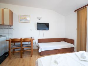 18322174-Ferienwohnung-2-Ražanac-300x225-4