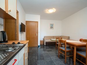 23540349-Ferienwohnung-6-Ražanac-300x225-1