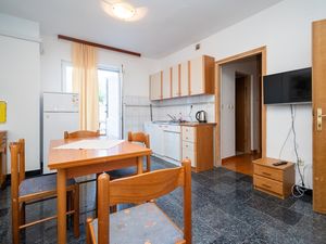 23540349-Ferienwohnung-6-Ražanac-300x225-3