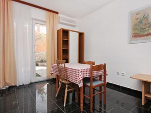 23540350-Ferienwohnung-6-Ražanac-300x225-3