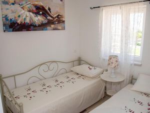 23939175-Ferienwohnung-4-Ražanac-300x225-5