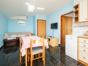 23928726-Ferienwohnung-4-Ražanac-300x225-1