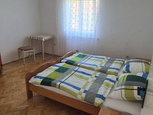 24055270-Ferienwohnung-4-Ražanac-300x225-4