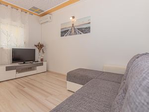 23759028-Ferienwohnung-4-Ražanj-300x225-4