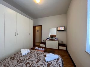 23670254-Ferienwohnung-4-Recco-300x225-5