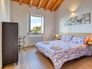 24002826-Ferienwohnung-4-Recco-300x225-3