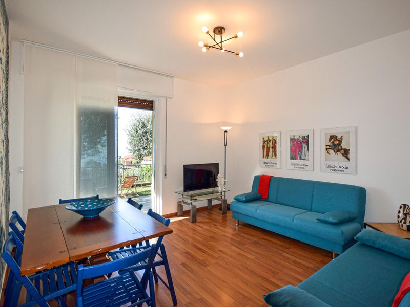 23757061-Ferienwohnung-6-Recco-800x600-2