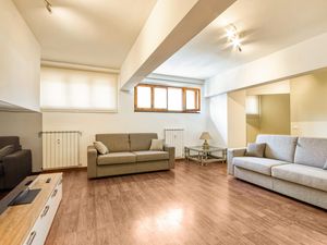 23824082-Ferienwohnung-6-Recco-300x225-0