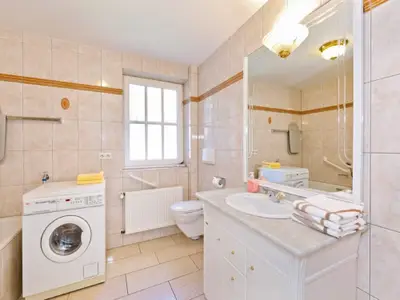 Ferienwohnung "Garten"- Badezimmer