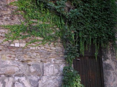 Römermauer zum ehemaligen Eingang vom Aufhauser Hof
