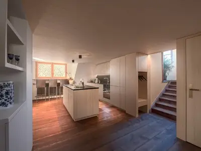 offene Küche mit Kochinsel